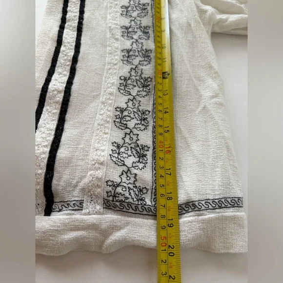 Alice + Olivia Cream and Black Floral Embroidered Blouse - Picture 8 of 9